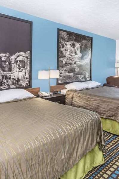 Hotel Super 8 by Wyndham North Sioux City photo 1