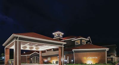 La Quinta Inn & Suites by Wyndham Fort Worth City View