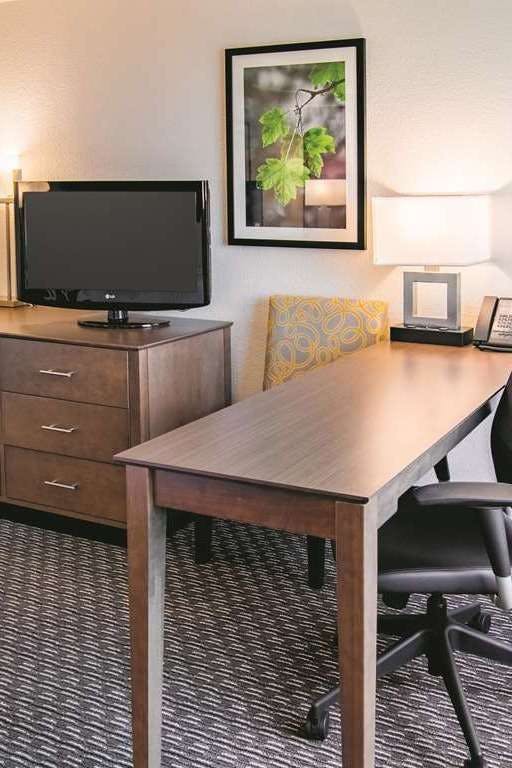 Hotel La Quinta Inn & Suites by Wyndham Fort Worth City View photo 3