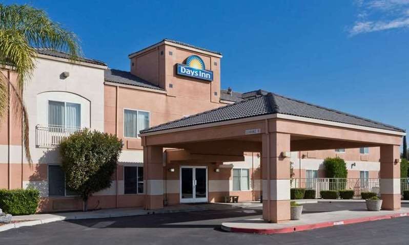 Days Inn by Wyndham Lathrop