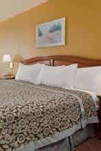 Hotel Days Inn by Wyndham Lathrop photo 1