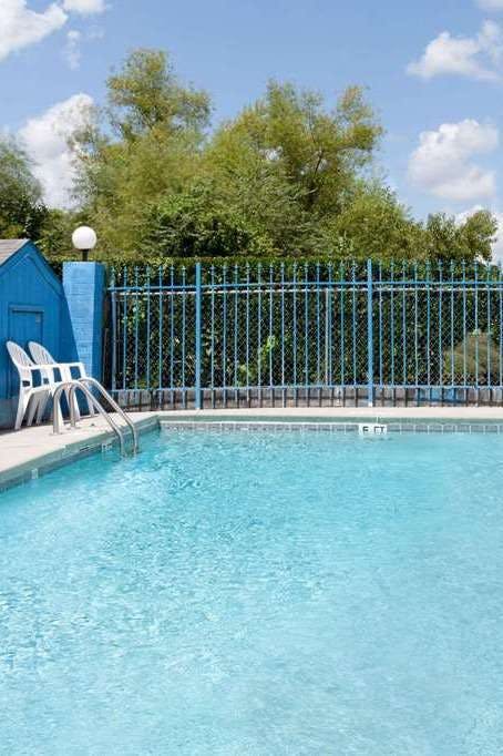 Hotel Days Inn by Wyndham Columbia NE Fort Jackson photo 5