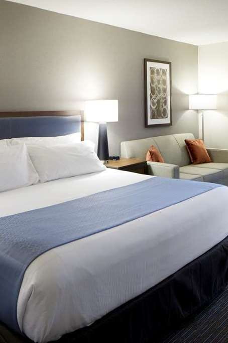 Hotel Wingate by Wyndham St. Clairsville/Wheeling photo 2