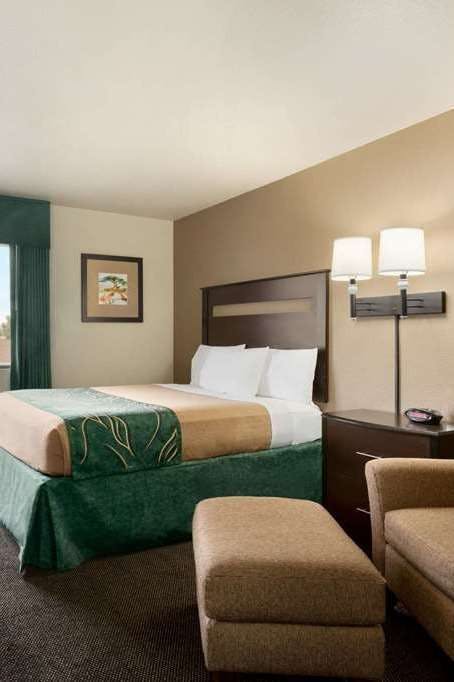 Hotel Baymont Glendive photo 1