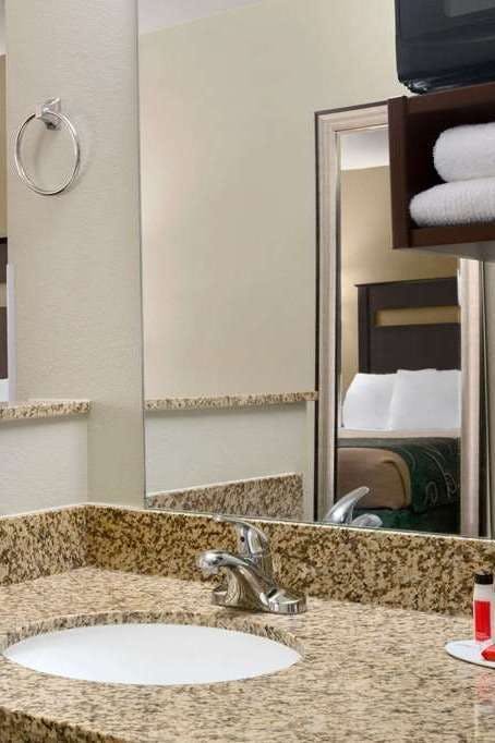 Hotel Baymont Glendive photo 3