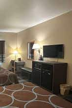 Hotel Super 8 by Wyndham Columbia East photo 1