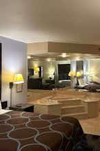 Hotel Super 8 by Wyndham Columbia East photo 3