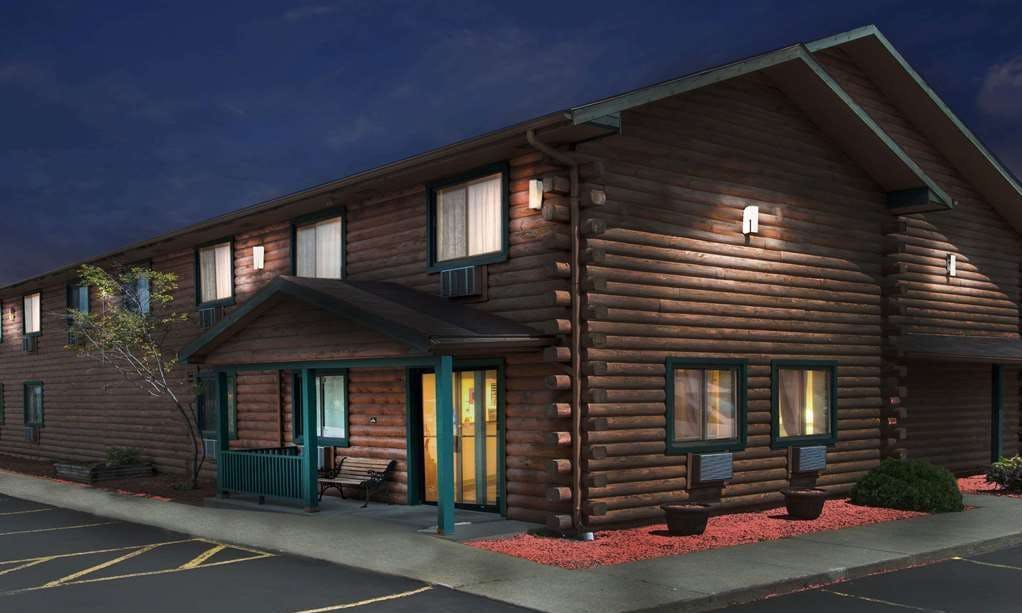 Super 8 by Wyndham Ticonderoga