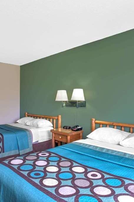 Hotel Super 8 by Wyndham Ticonderoga photo 2