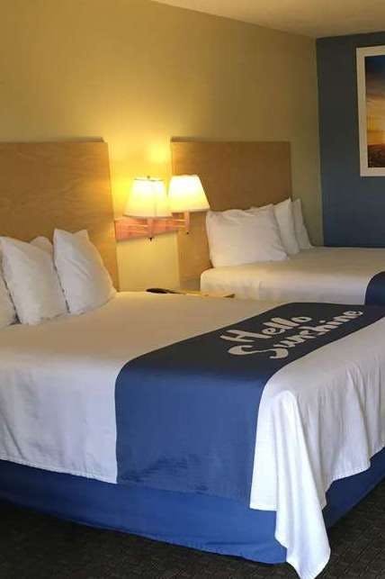 Hotel Days Inn by Wyndham Crystal River photo 1