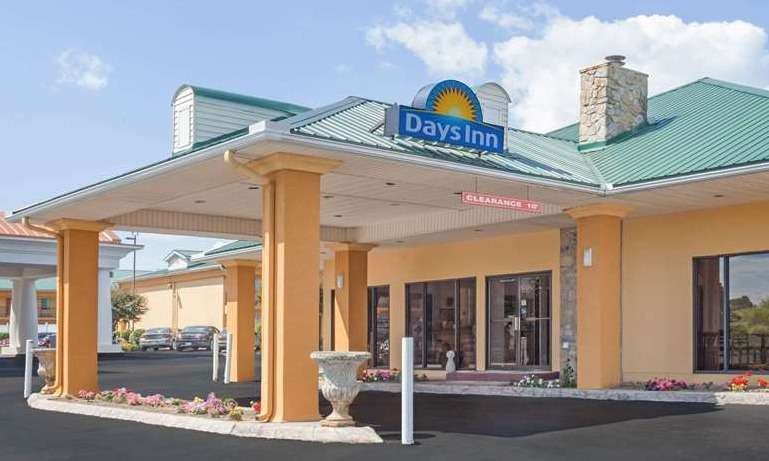 Days Inn by Wyndham Lenoir City