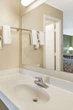 Hotel Days Inn by Wyndham Lenoir City photo 5