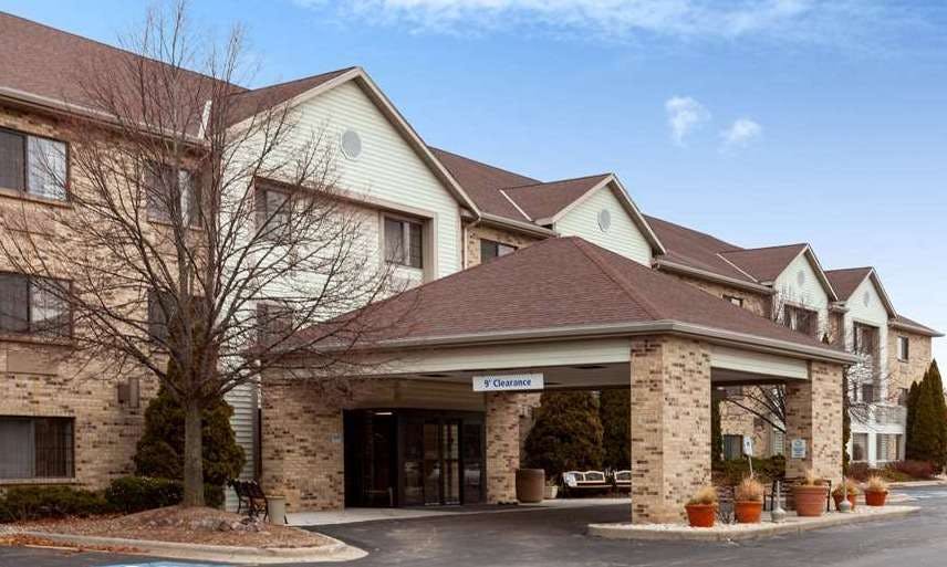 La Quinta Inn & Suites by Wyndham Milwaukee Delafield