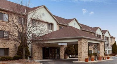 La Quinta Inn & Suites by Wyndham Milwaukee Delafield