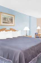 Hotel Howard Johnson by Wyndham Staunton photo 1