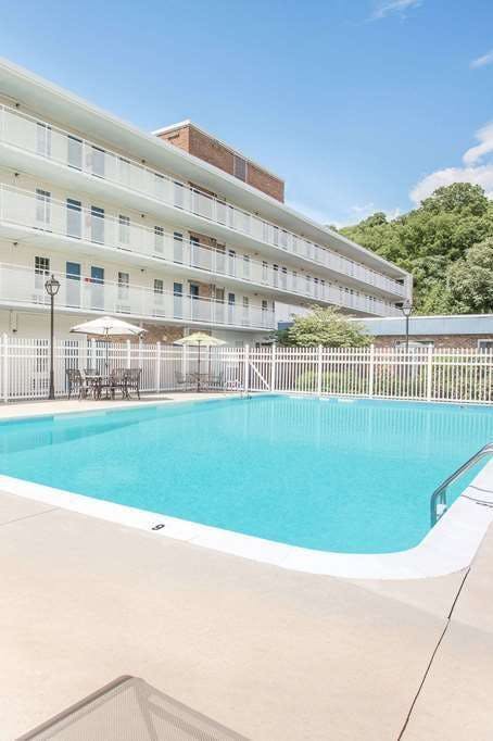 Hotel Howard Johnson by Wyndham Staunton photo 4