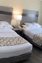 Hotel Baymont by Wyndham Paw Paw photo 1