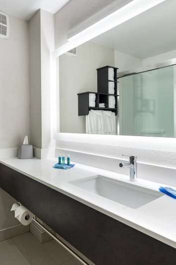 Hotel Holiday Inn Express Columbus Downtown photo 5