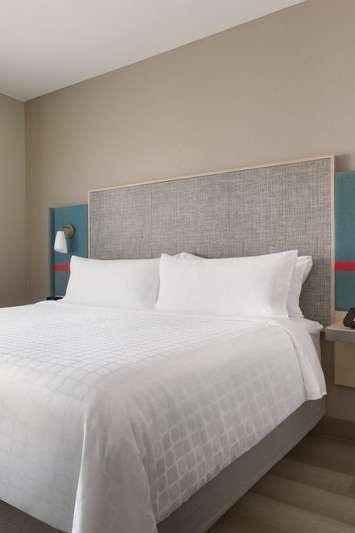 Hotel Avid Hotels Detroit Warren photo 1