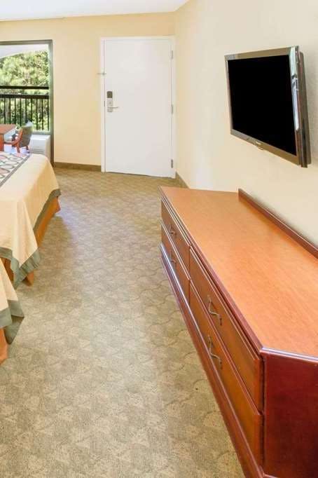 Hotel Super 8 Diberville Biloxi Area photo 3