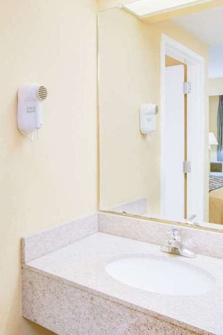 Hotel Super 8 Diberville Biloxi Area photo 4