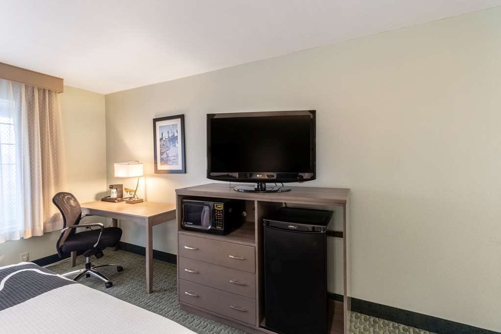 Hotel La Quinta Inn & Suites by Wyndham Newport photo 5