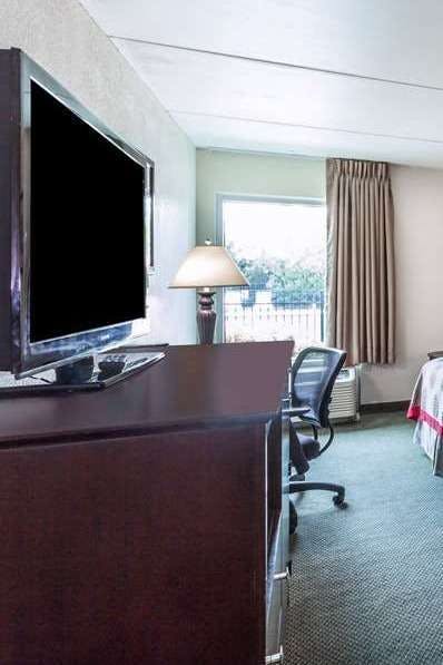 Hotel Ramada Luling photo 3