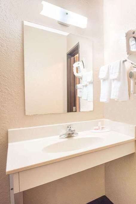 Hotel Days Inn by Wyndham Sioux Falls Airport photo 5