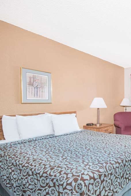 Hotel Days Inn by Wyndham Sioux Falls Airport photo 1