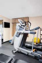 Hotel Baymont Stevens Point photo 4