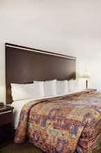 Hotel Days Inn Oceanside photo 2