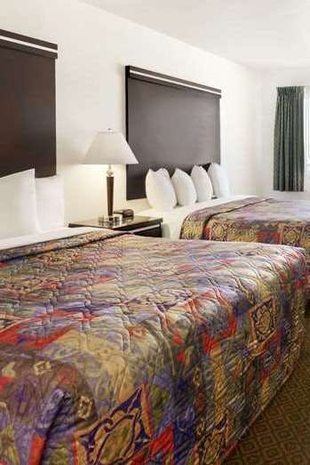 Hotel Days Inn by Wyndham Oceanside photo 1