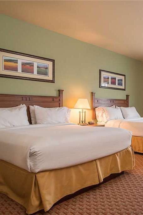 Hotel Baymont Inn & Suites by Wyndham Sturgis photo 1