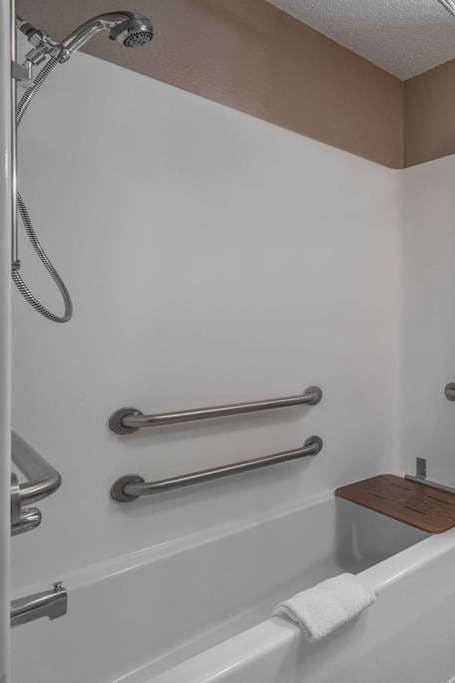 Hotel Days Inn Jamestown photo 5