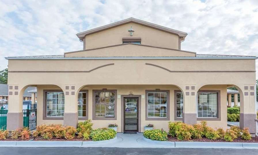 Super 8 by Wyndham Santee