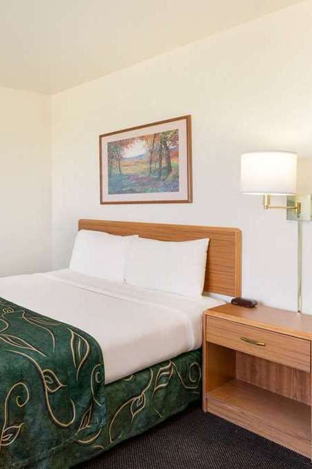 Hotel Travelodge Sharon Springs photo 1