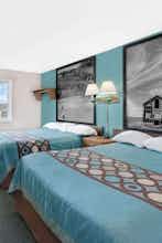 Hotel Super 8 by Wyndham Huron photo 2