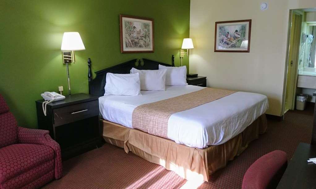 Travelodge by Wyndham Knoxville East