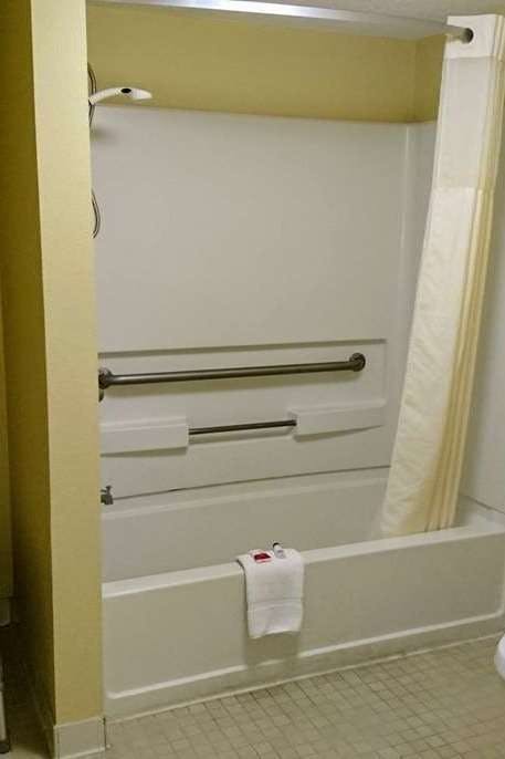 Hotel Travelodge by Wyndham Knoxville East photo 5