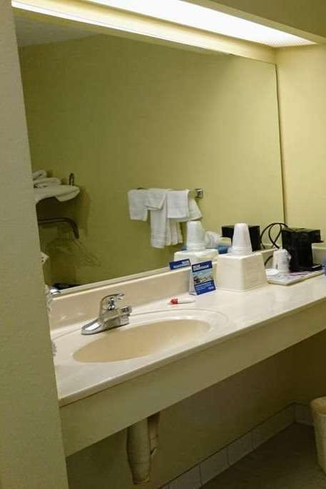 Hotel Travelodge by Wyndham Knoxville East photo 4