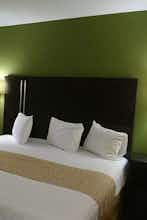 Hotel Travelodge by Wyndham Knoxville East photo 1