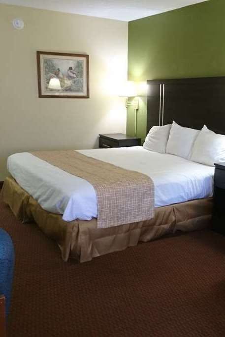 Hotel Travelodge by Wyndham Knoxville East photo 2