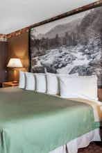 Hotel Super 8 by Wyndham Lake George/Downtown photo 2