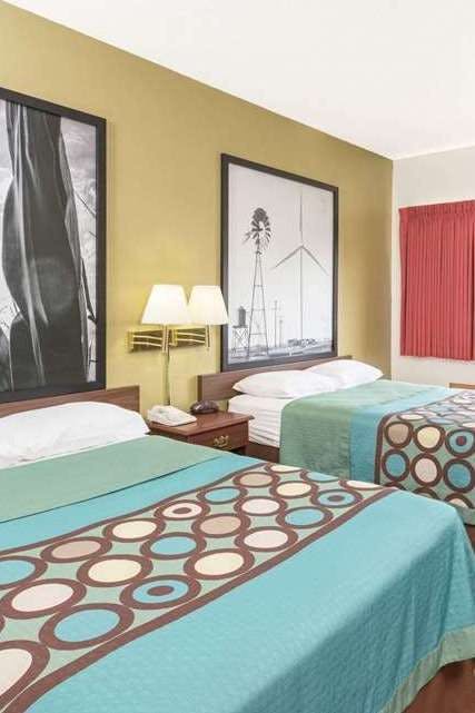 Hotel Super 8 by Wyndham Cresco IA photo 2