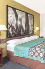 Hotel Super 8 by Wyndham Cresco IA photo 1