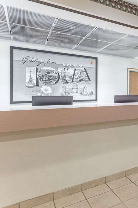 Hotel Super 8 by Wyndham Cresco IA photo 5