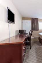 Hotel Howard Johnson by Wyndham Kingston photo 3