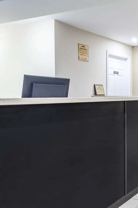 Hotel Howard Johnson by Wyndham Kingston photo 5