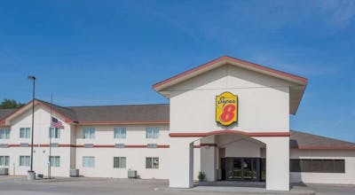 Super 8 by Wyndham Alma