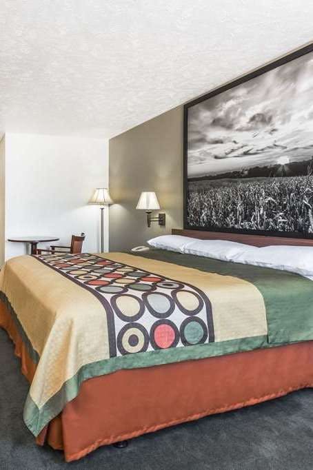 Hotel Super 8 by Wyndham Alma photo 1